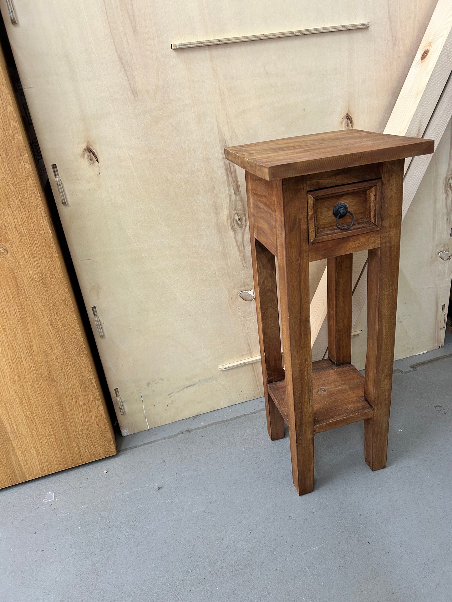 2. Wahl: Beistelltisch Holz/ Kleinmöbel mit Schublade/ Pflanzentisch / (Kopie)